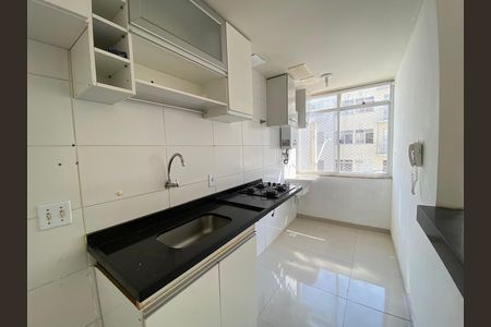 Apartamento para alugar com 49m², 2 quartos e 1 vaga Apartamento para alugar com 49m², 2 quartos e 1 vagaCozinha e Área de Serviço