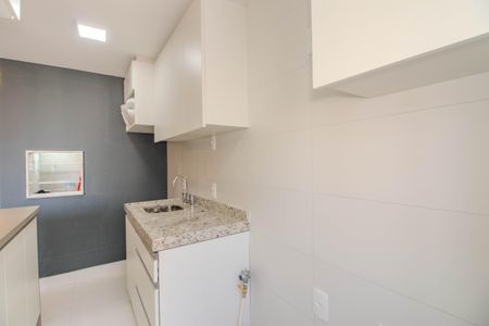 Apartamento à venda com 56m², 2 quartos e 1 vaga Apartamento à venda com 56m², 2 quartos e 1 vagaCozinha e Área de Serviço