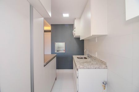 Apartamento à venda com 56m², 2 quartos e 1 vaga Apartamento à venda com 56m², 2 quartos e 1 vagaCozinha e Área de Serviço