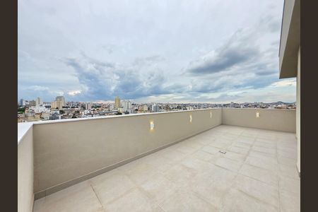 Apartamento à venda com 128m², 2 quartos e 1 vaga Apartamento à venda com 128m², 2 quartos e 1 vagaCobertura