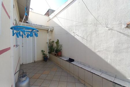 Casa à venda com 330m², 6 quartos e 2 vagasCorredor 