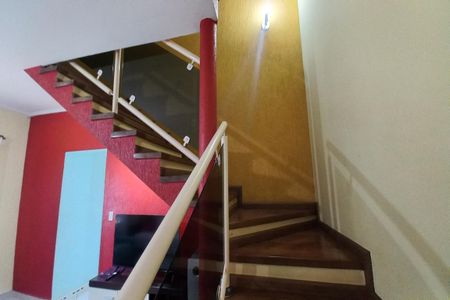 Casa à venda com 330m², 6 quartos e 2 vagasEscada 