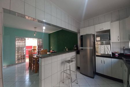 Casa à venda com 330m², 6 quartos e 2 vagasCozinha 