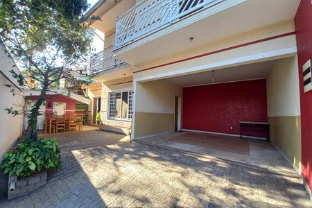 Casa à venda com 330m², 6 quartos e 2 vagasFachada do Prédio