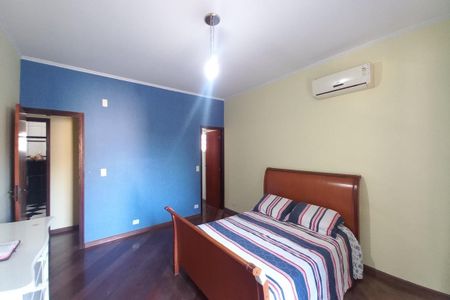 Casa à venda com 330m², 6 quartos e 2 vagasQuarto 3 - Suíte