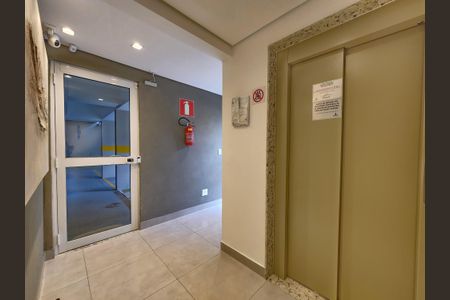 Apartamento à venda com 132m², 2 quartos e 1 vagaHall de entrada