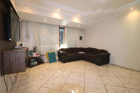 Casa à venda com 177m², 3 quartos e 4 vagasSala