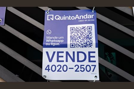 Casa à venda com 177m², 3 quartos e 4 vagas Casa à venda com 177m², 3 quartos e 4 vagasPlaquinha