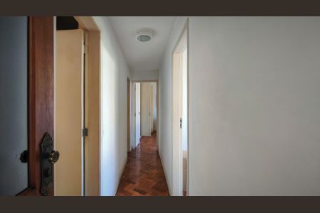 Apartamento à venda com 70m², 2 quartos e 1 vagaCorredor