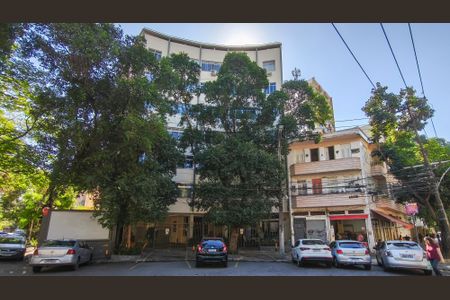 Apartamento à venda com 70m², 2 quartos e 1 vagaFachada e portaria