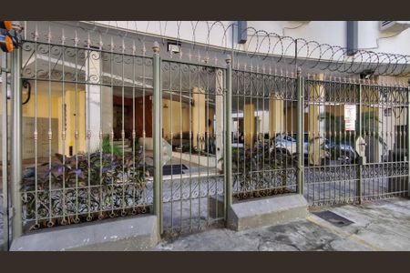 Apartamento à venda com 70m², 2 quartos e 1 vagaFachada e portaria