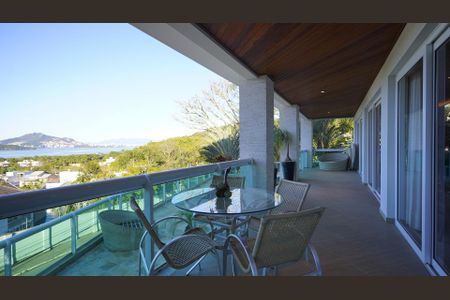 Casa de condomínio para alugar com 500m², 6 quartos e 3 vagasVaranda da Sala