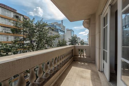 Apartamento para alugar com 450m², 6 quartos e 2 vagas Apartamento para alugar com 450m², 6 quartos e 2 vagasSacada