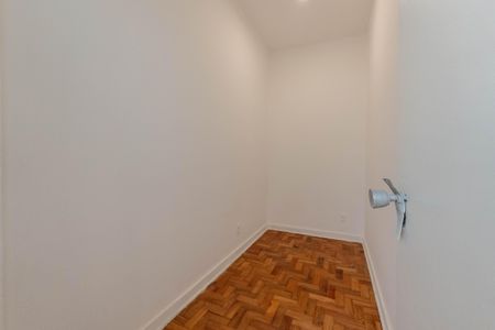 Apartamento para alugar com 450m², 6 quartos e 2 vagas Apartamento para alugar com 450m², 6 quartos e 2 vagasQuarto de Serviço
