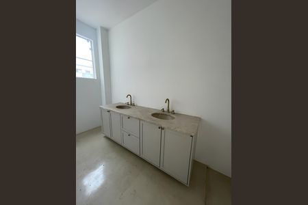 Apartamento para alugar com 450m², 6 quartos e 2 vagas Apartamento para alugar com 450m², 6 quartos e 2 vagasBanheiro