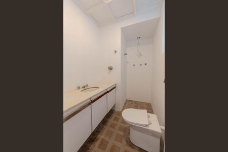 Apartamento para alugar com 450m², 6 quartos e 2 vagas Apartamento para alugar com 450m², 6 quartos e 2 vagasBanheiro