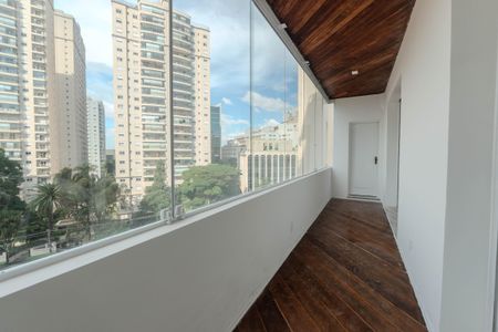 Apartamento para alugar com 450m², 6 quartos e 2 vagas Apartamento para alugar com 450m², 6 quartos e 2 vagasSacada Quarto 1