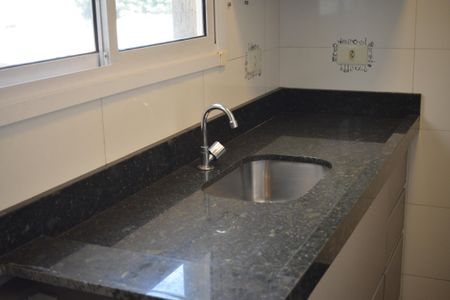 Apartamento à venda com 80m², 2 quartos e 2 vagasCozinha