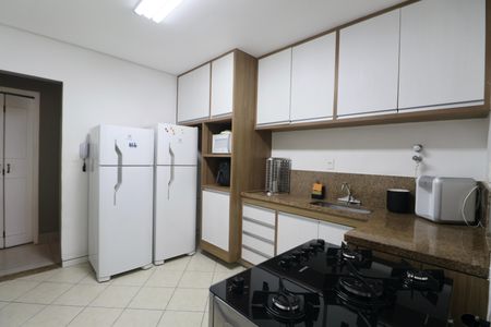Apartamento para alugar com 250m², 4 quartos e 2 vagas Apartamento para alugar com 250m², 4 quartos e 2 vagasCozinha