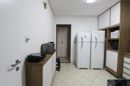 Apartamento para alugar com 250m², 4 quartos e 2 vagas Apartamento para alugar com 250m², 4 quartos e 2 vagasCozinha