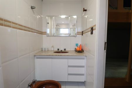 Apartamento para alugar com 250m², 4 quartos e 2 vagas Apartamento para alugar com 250m², 4 quartos e 2 vagasBanheiro Suíte 1