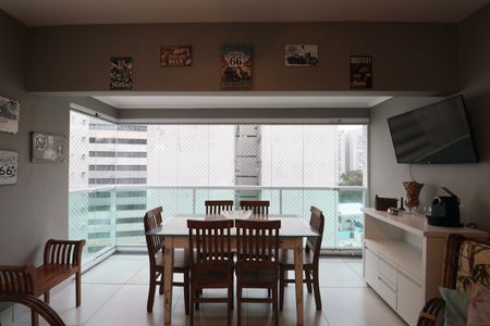 Apartamento para alugar com 250m², 4 quartos e 2 vagas Apartamento para alugar com 250m², 4 quartos e 2 vagasSala