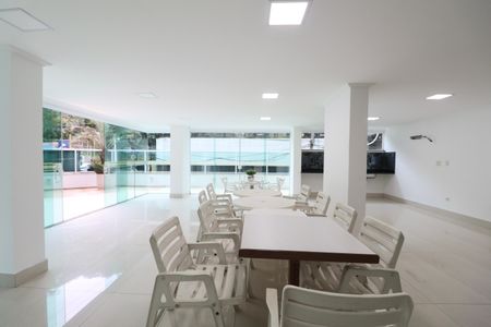 Apartamento para alugar com 250m², 4 quartos e 2 vagas Apartamento para alugar com 250m², 4 quartos e 2 vagasÁrea comum - Salão de festas