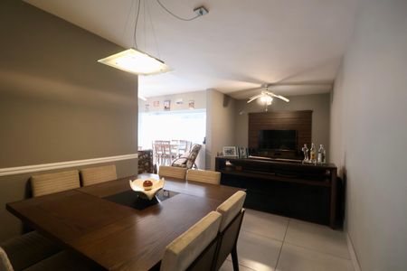 Apartamento para alugar com 250m², 4 quartos e 2 vagas Apartamento para alugar com 250m², 4 quartos e 2 vagasSala