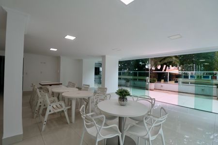 Apartamento para alugar com 250m², 4 quartos e 2 vagas Apartamento para alugar com 250m², 4 quartos e 2 vagasÁrea comum - Salão de festas