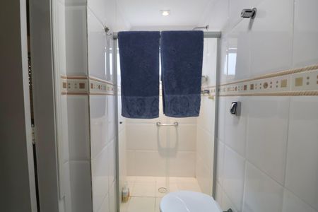 Apartamento para alugar com 250m², 4 quartos e 2 vagas Apartamento para alugar com 250m², 4 quartos e 2 vagasBanheiro Suíte 2