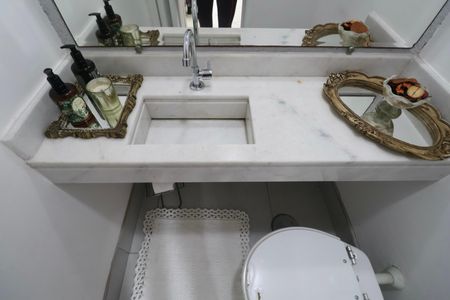 Apartamento para alugar com 250m², 4 quartos e 2 vagas Apartamento para alugar com 250m², 4 quartos e 2 vagasLavabo