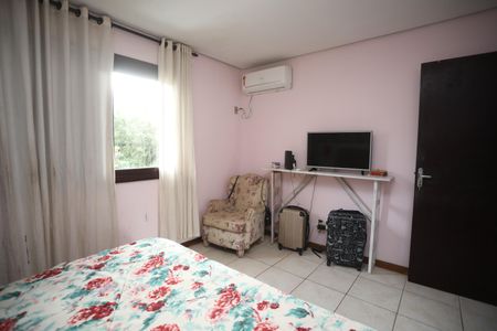 Casa à venda com 212m², 4 quartos e 2 vagasSuíte