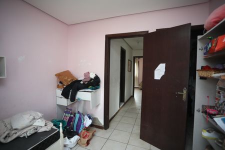 Casa à venda com 212m², 4 quartos e 2 vagasQuarto 1