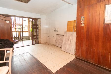 Casa à venda com 212m², 4 quartos e 2 vagasEdícula