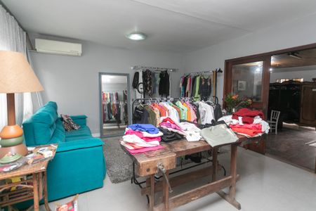 Casa à venda com 212m², 4 quartos e 2 vagasEdícula