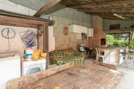 Casa à venda com 212m², 4 quartos e 2 vagasÁrea Externa