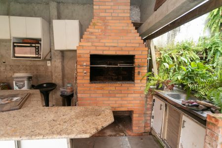 Casa à venda com 212m², 4 quartos e 2 vagasÁrea Externa