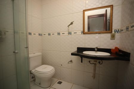 Casa à venda com 212m², 4 quartos e 2 vagasBanheiro da Suíte