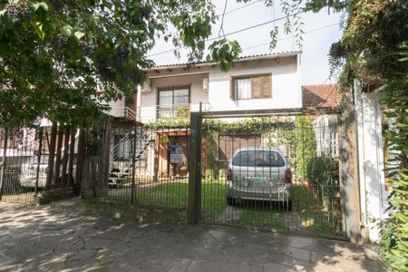 Casa à venda com 212m², 4 quartos e 2 vagasFachada