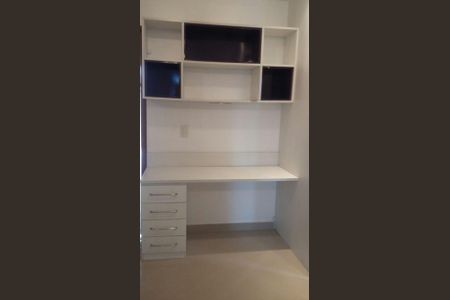 Casa de condomínio à venda com 220m², 4 quartos e 1 vagaQuarto 2