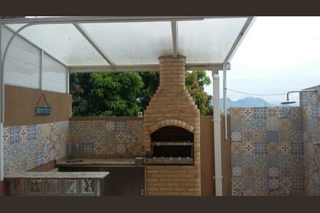 Casa de condomínio à venda com 220m², 4 quartos e 1 vagaChurrasqueira