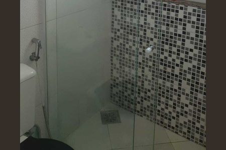 Casa de condomínio à venda com 220m², 4 quartos e 1 vagaBanheiro