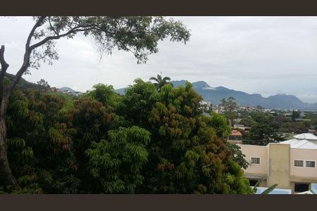 Casa de condomínio à venda com 220m², 4 quartos e 1 vagaVista Cobertura