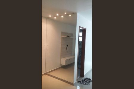 Casa de condomínio à venda com 220m², 4 quartos e 1 vagaSala