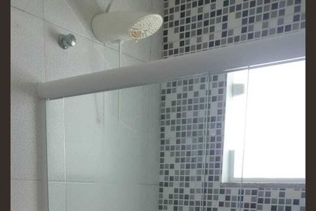 Casa de condomínio à venda com 220m², 4 quartos e 1 vagaBanheiro