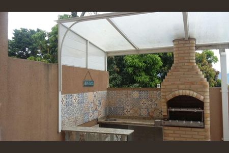 Casa de condomínio à venda com 220m², 4 quartos e 1 vagaCobertura