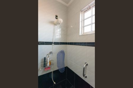 Casa à venda com 240m², 4 quartos e 3 vagasEdícula - Banheiro da Suíte 1