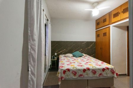 Casa à venda com 240m², 4 quartos e 3 vagasEdícula - Suíte1