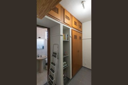 Casa à venda com 240m², 4 quartos e 3 vagasEdícula - Suíte 2