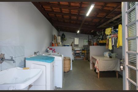 Casa à venda com 240m², 4 quartos e 3 vagasEdícula - área de serviço